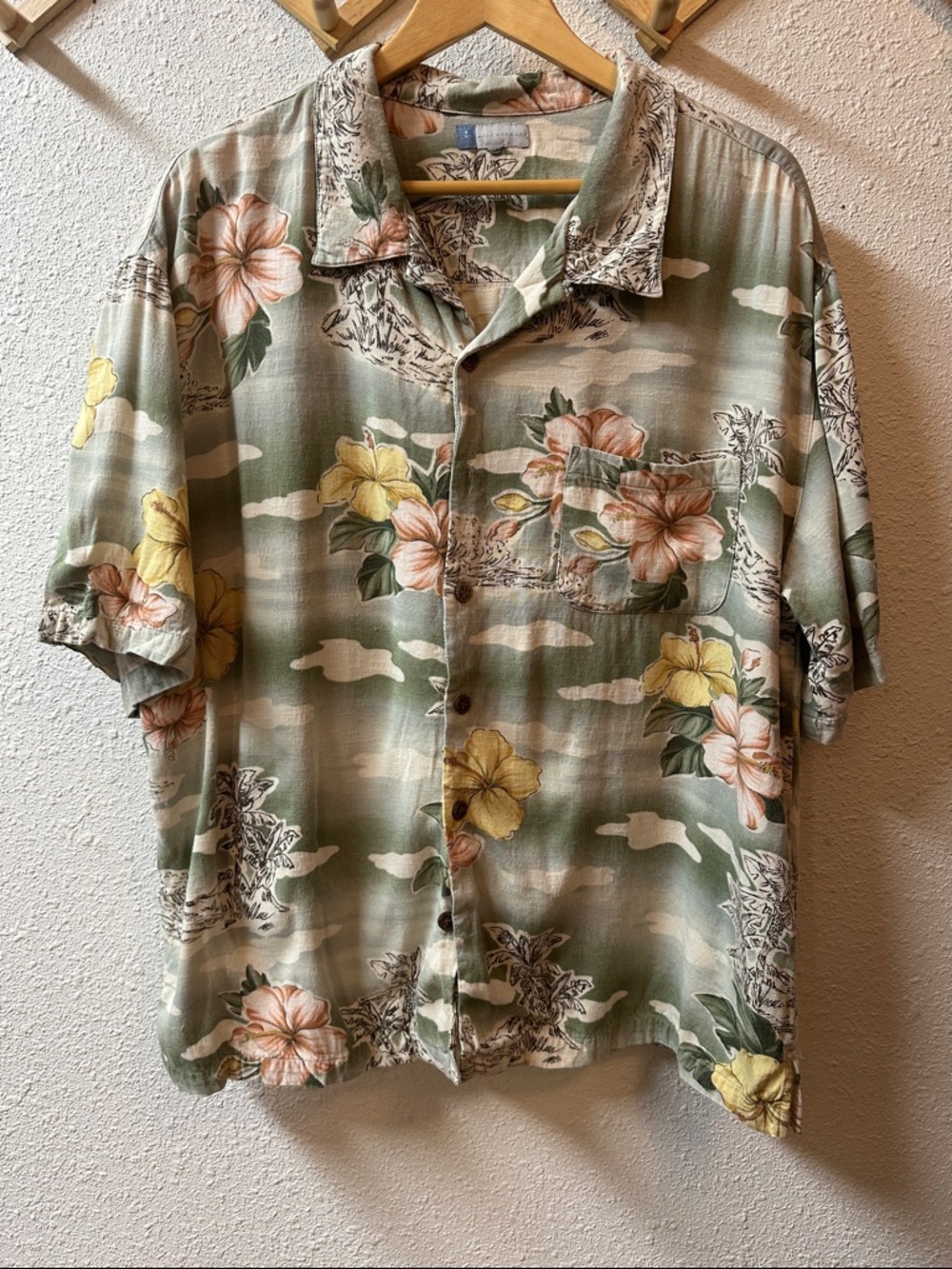 VTG Green Floral Hawaiian Short-Sleeve Button-Down Shirt